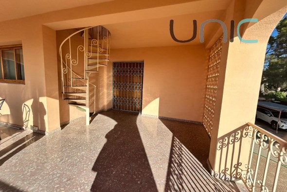 Resale - Villa - Benidorm