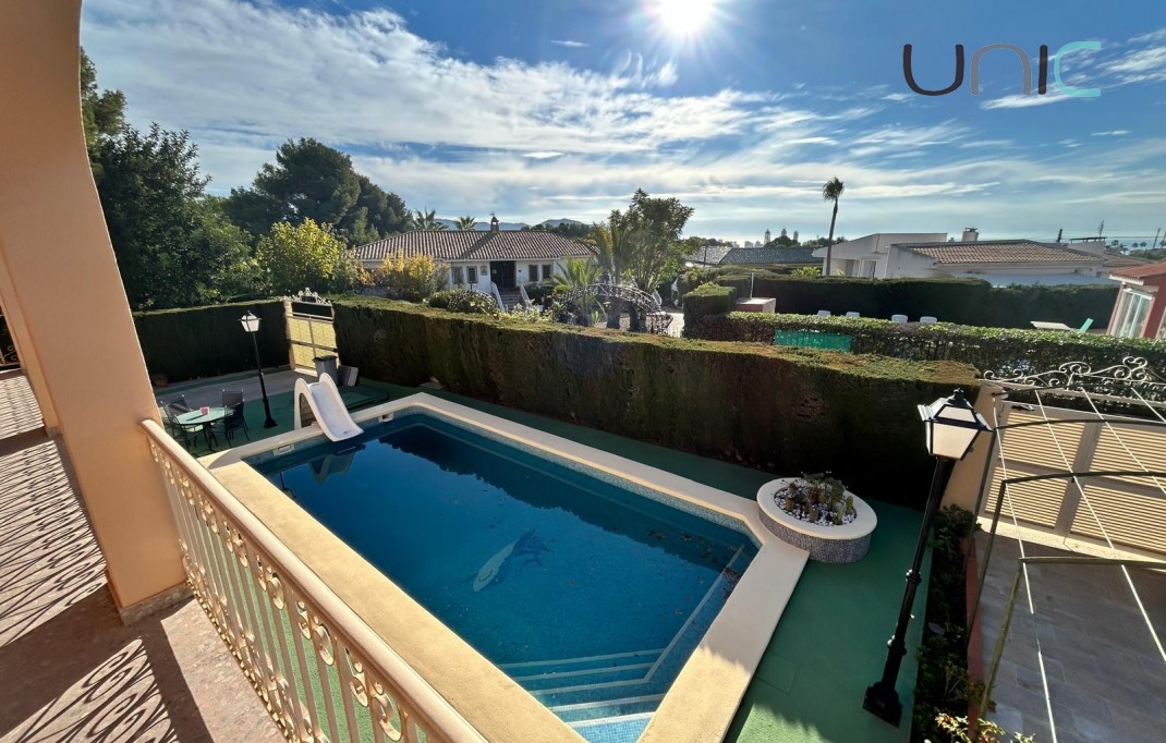 Resale - Villa - Benidorm