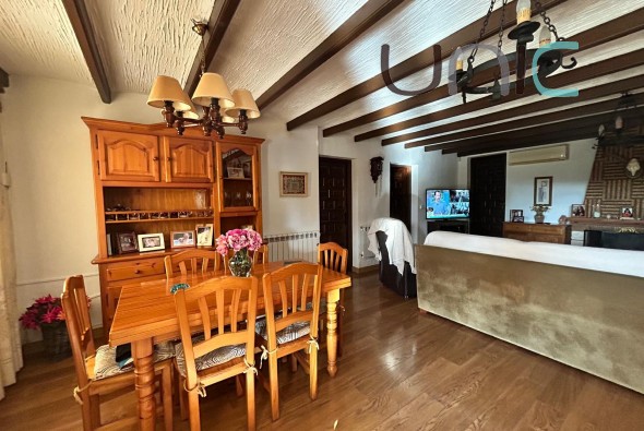 Resale - Villa - Benidorm