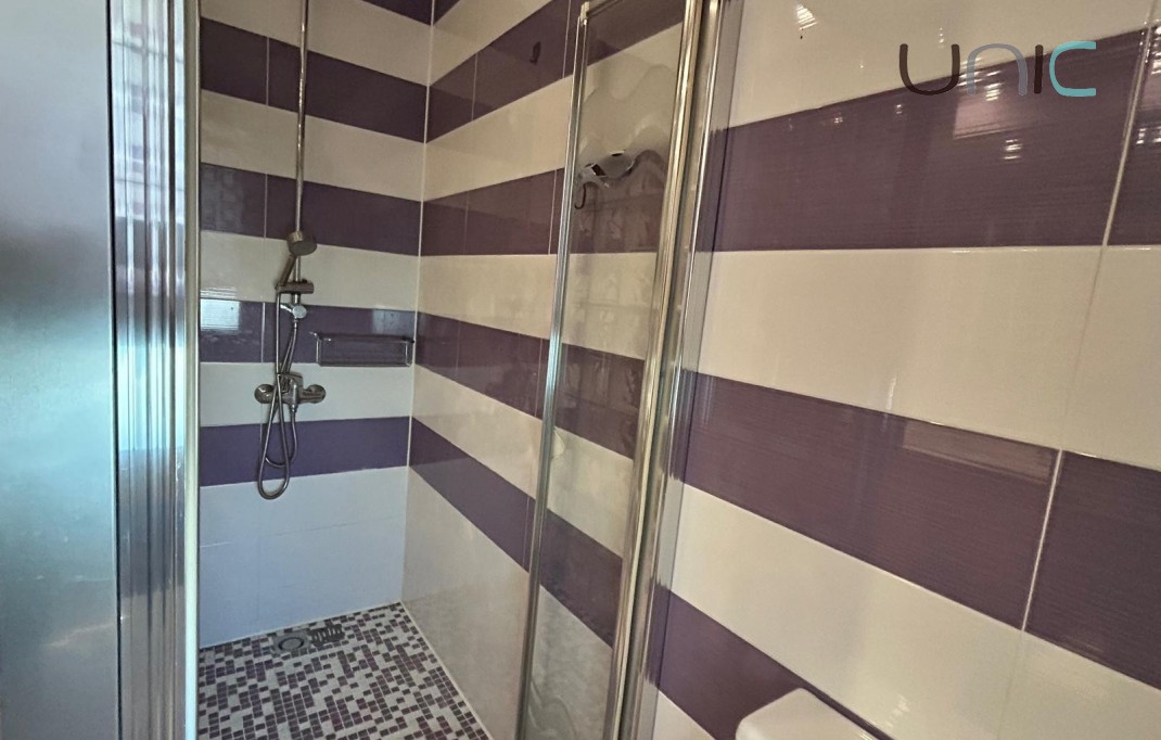 Resale - Villa - Benidorm