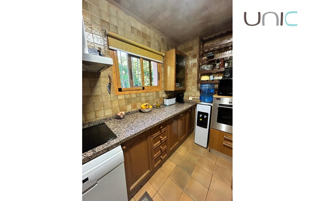 Resale - Villa - Benidorm