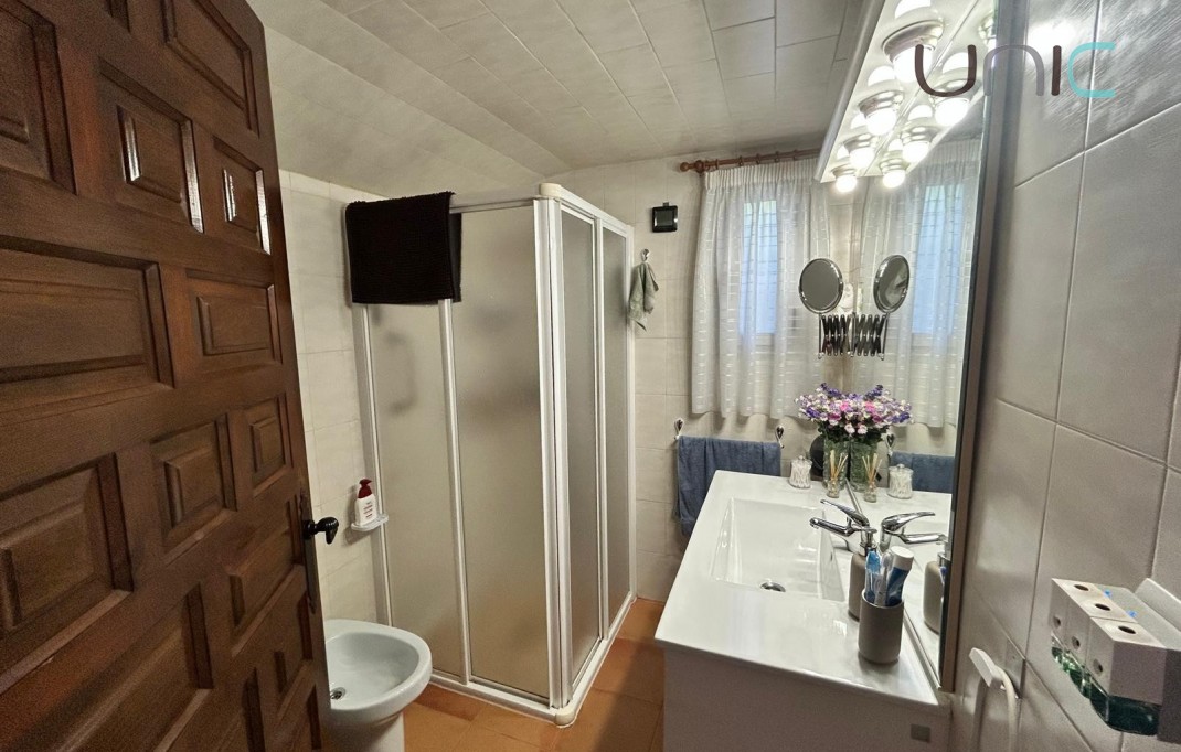 Resale - Villa - Benidorm