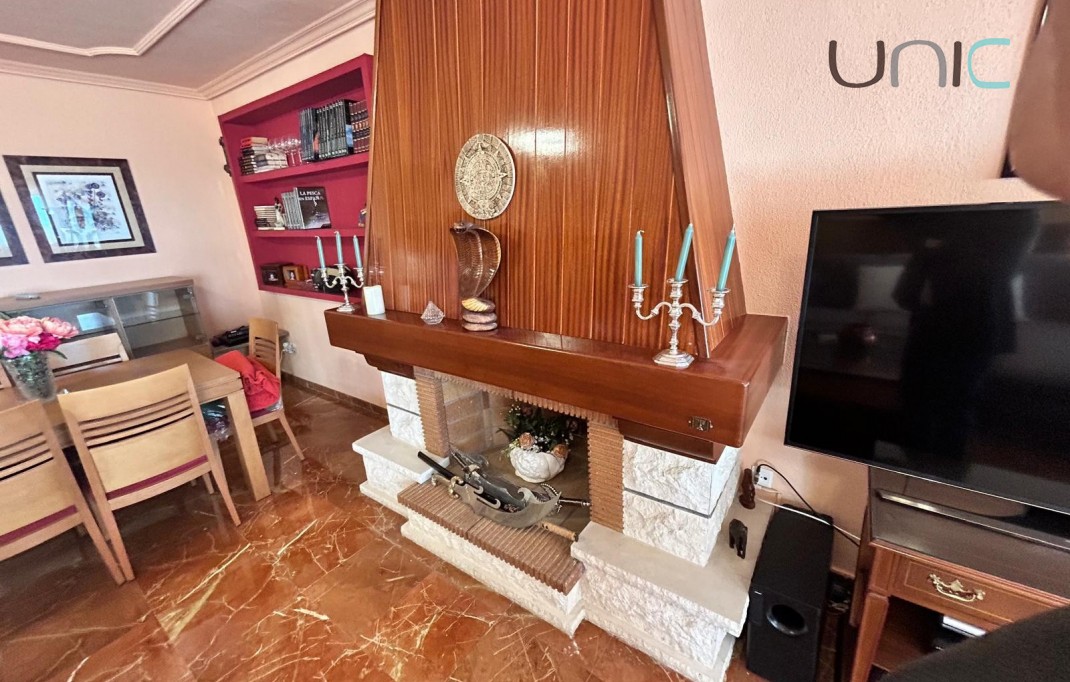 Resale - Villa - Benidorm