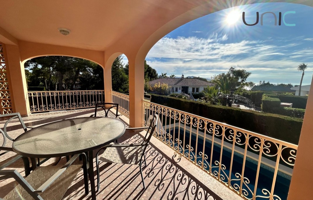 Resale - Villa - Benidorm