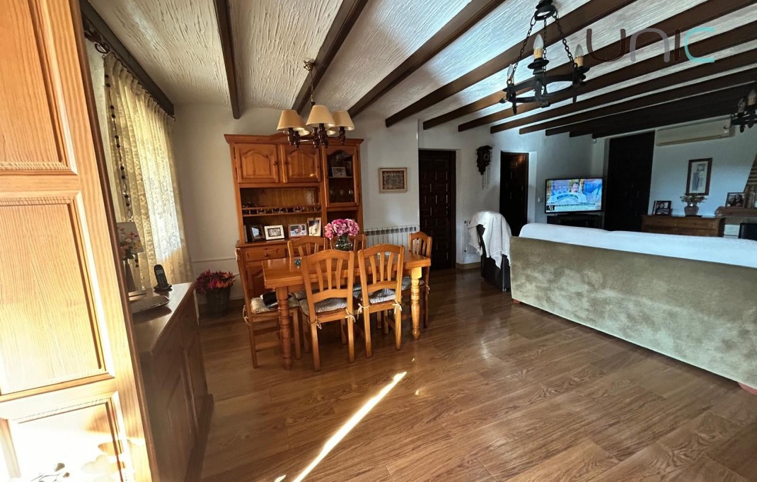 Resale - Villa - Benidorm