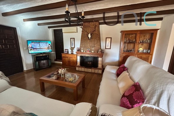 Resale - Villa - Benidorm