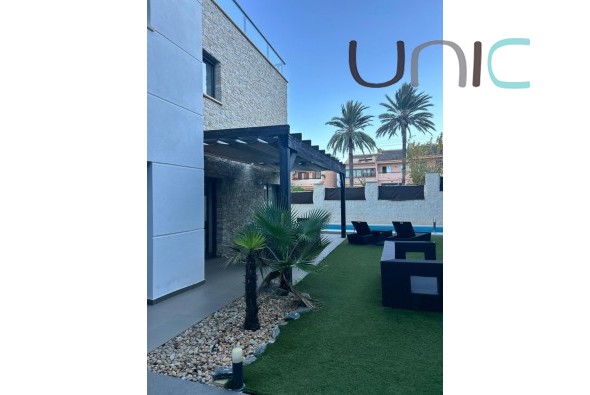 Sale - Villa - Albir