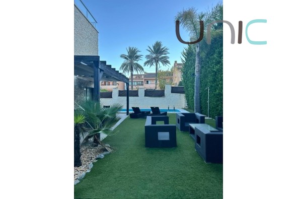 Sale - Villa - Albir