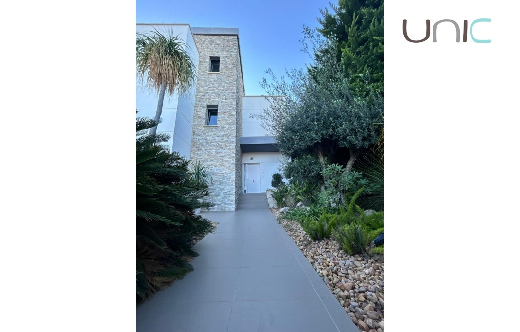 Sale - Villa - Albir