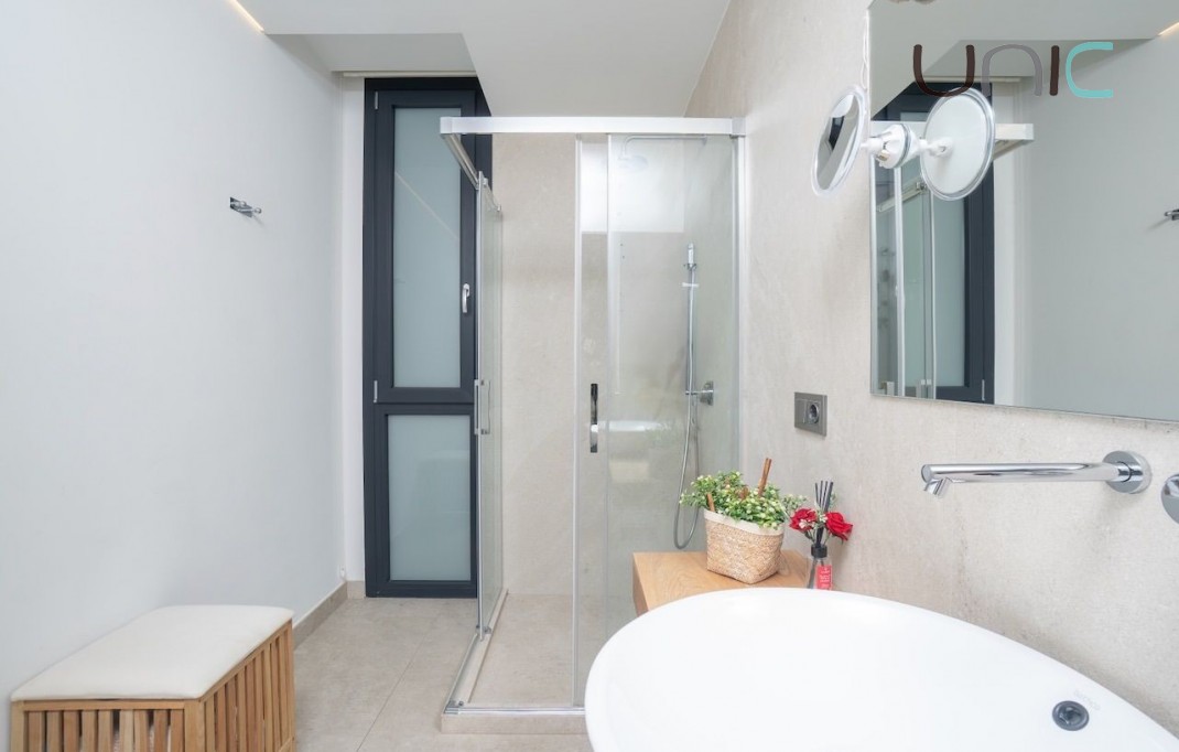 Resale - Villa - Albir