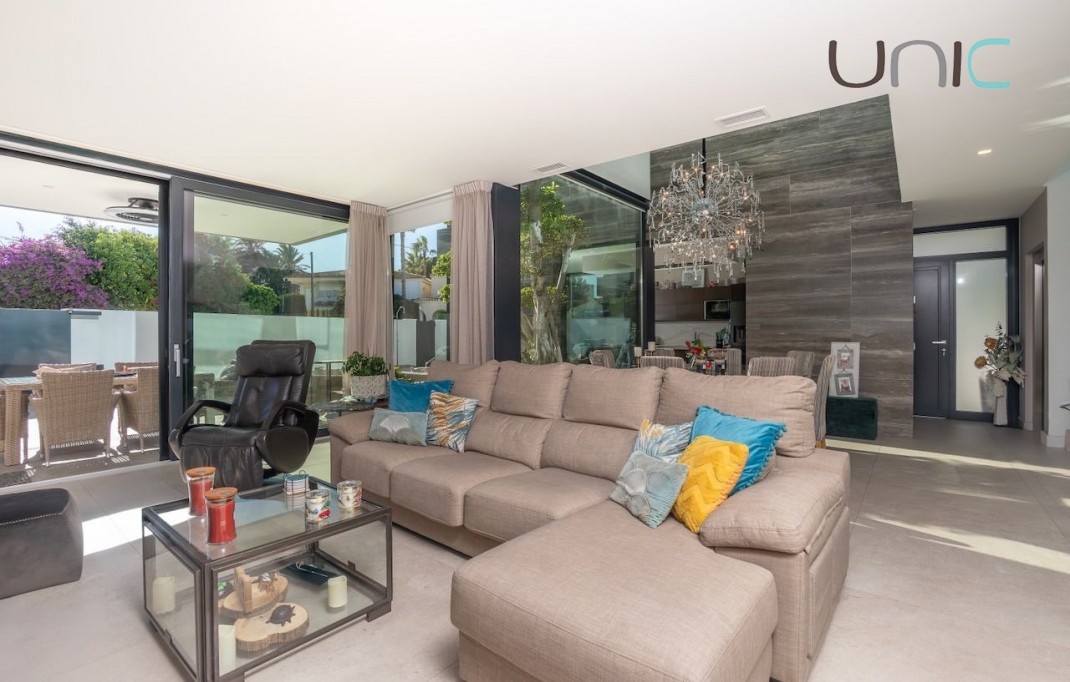 Resale - Villa - Albir