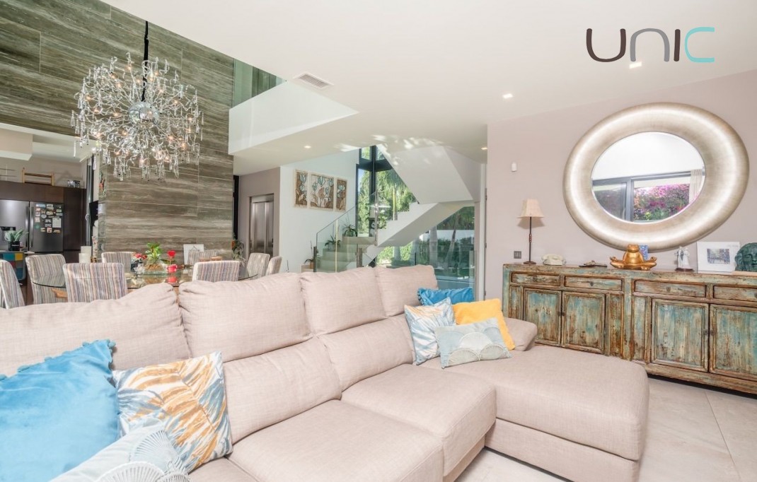 Resale - Villa - Albir