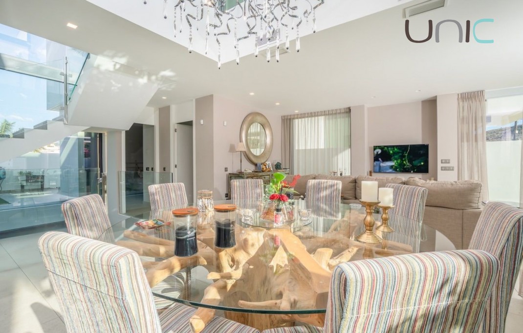 Resale - Villa - Albir