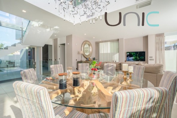 Resale - Villa - Albir