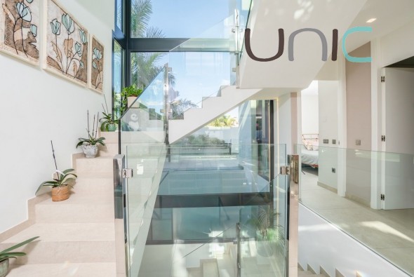 Resale - Villa - Albir