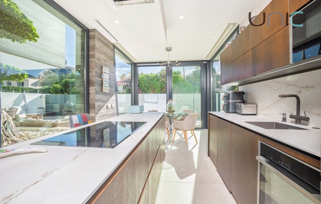 Resale - Villa - Albir