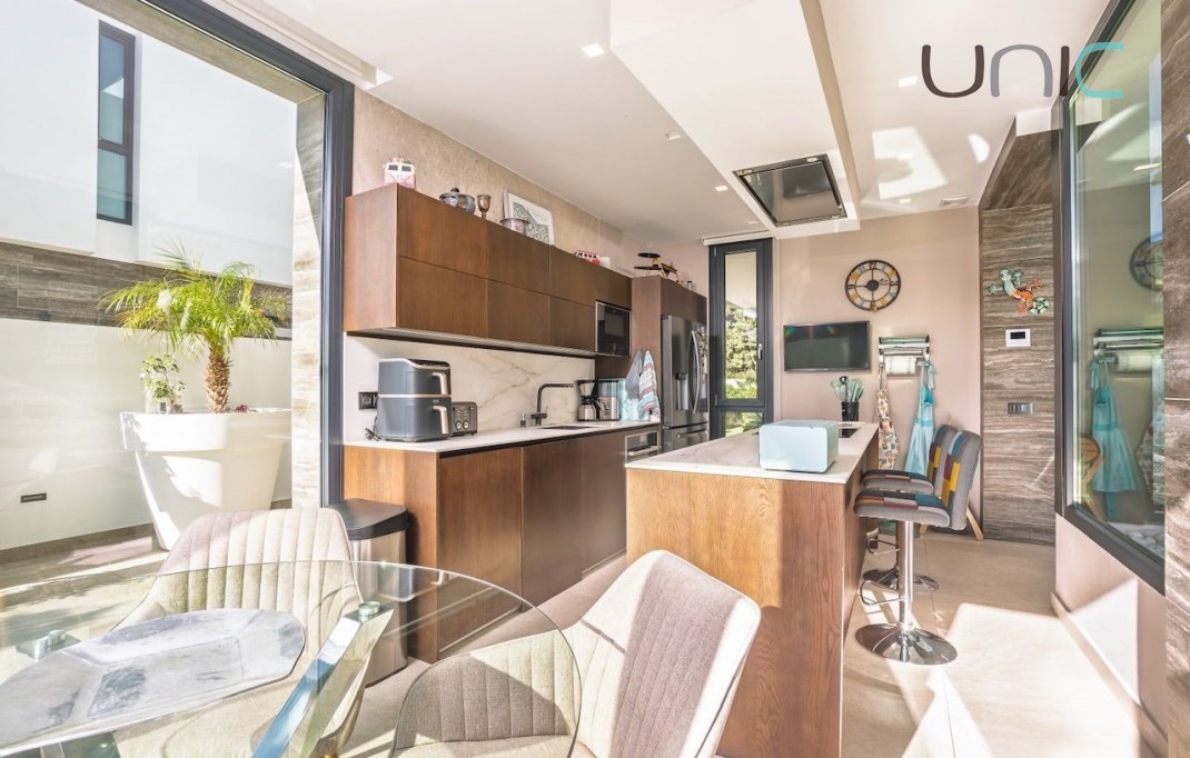 Resale - Villa - Albir