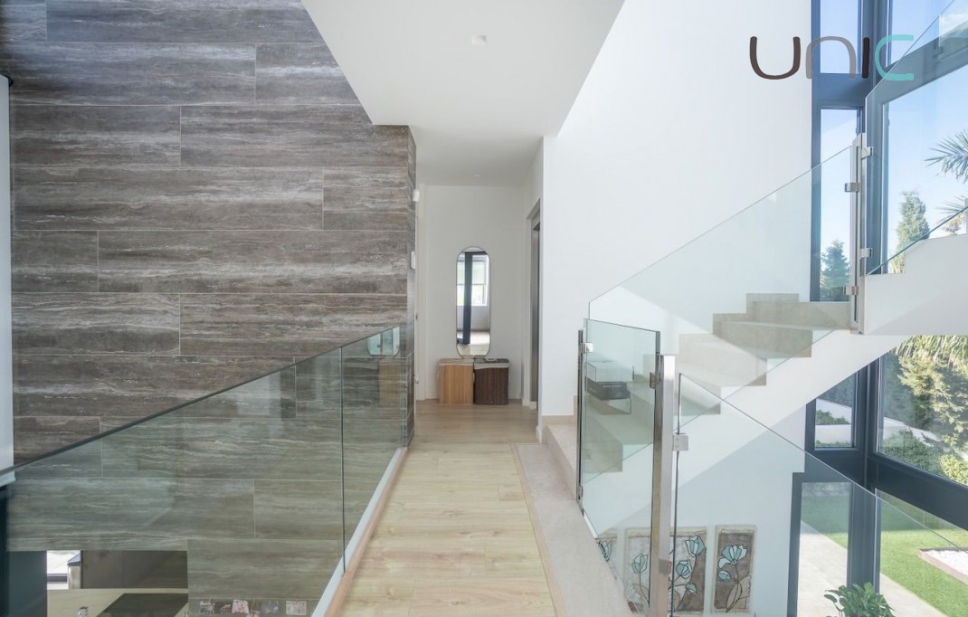 Resale - Villa - Albir