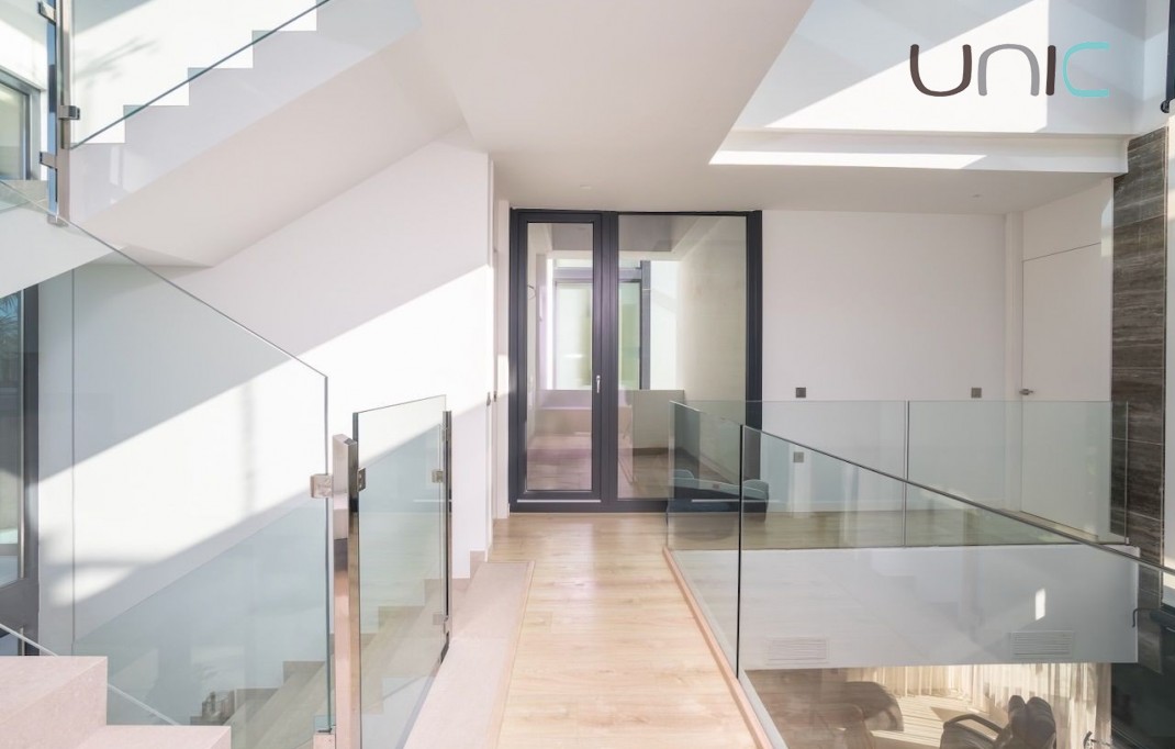 Resale - Villa - Albir