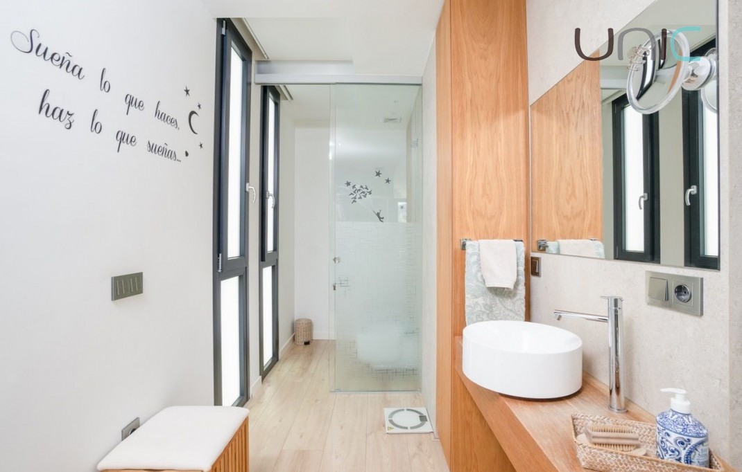 Resale - Villa - Albir