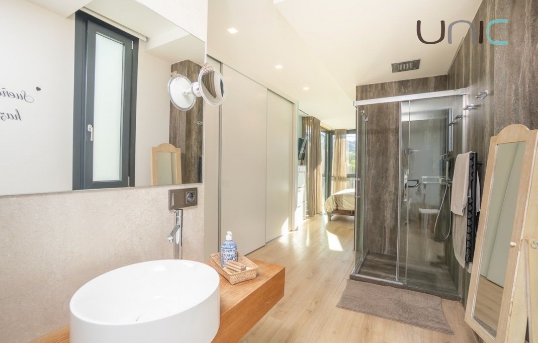 Resale - Villa - Albir