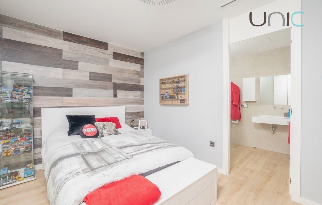 Resale - Villa - Albir