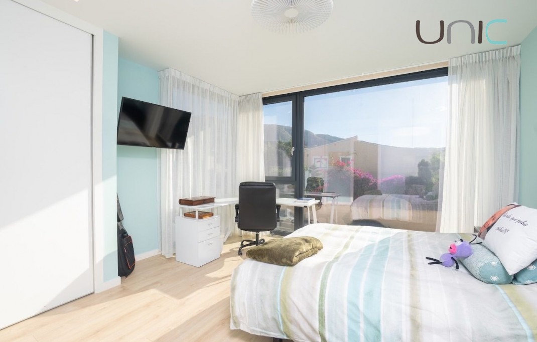 Resale - Villa - Albir