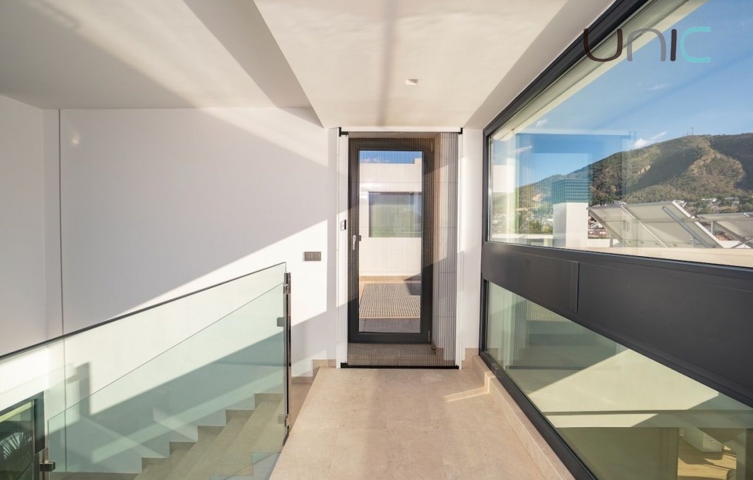 Resale - Villa - Albir