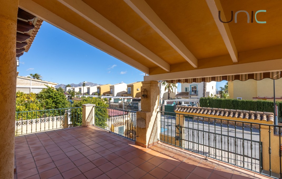 Resale - Villa - La Nucia - Coloma