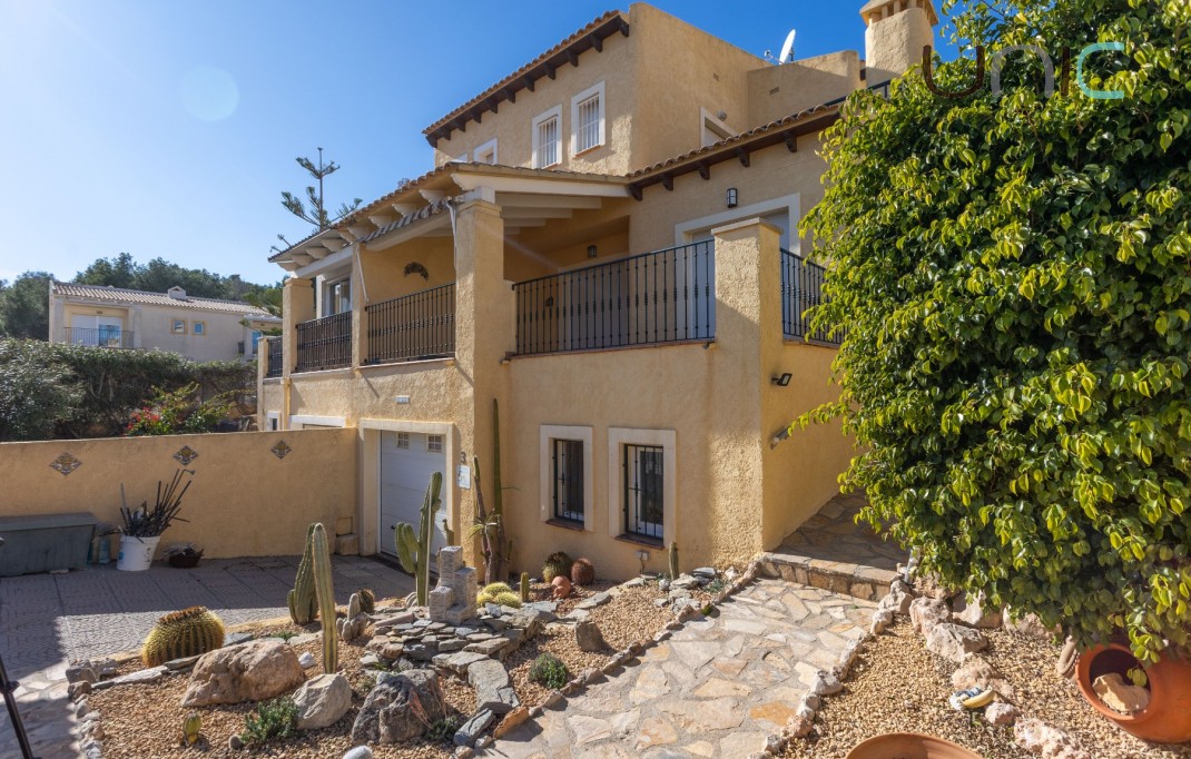 Resale - Villa - La Nucia - Coloma