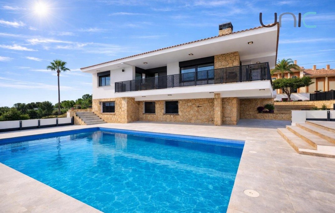 Resale - Villa - La Nucia