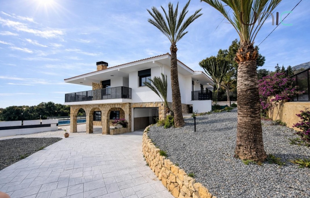 Resale - Villa - La Nucia