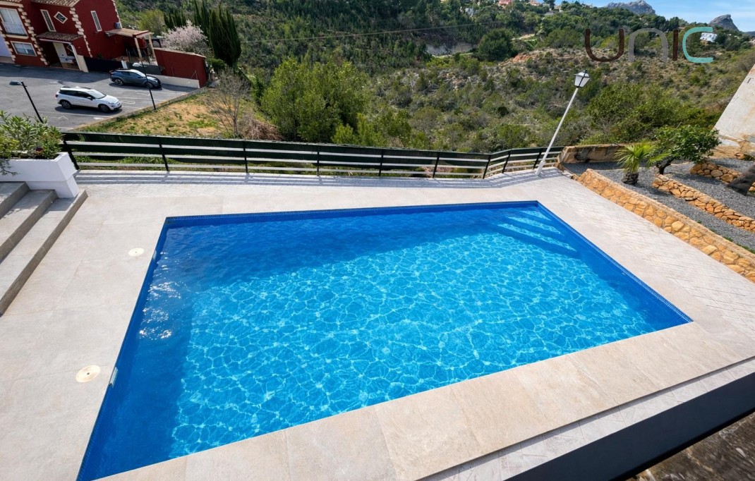 Resale - Villa - La Nucia