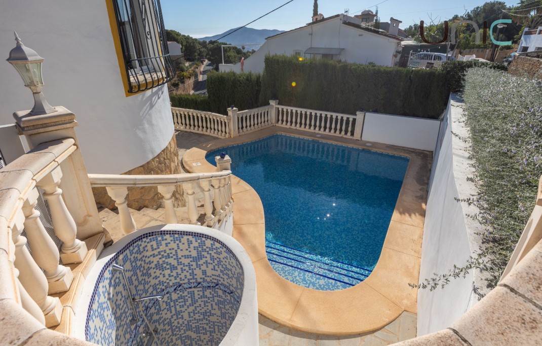 Resale - Villa - La Nucia