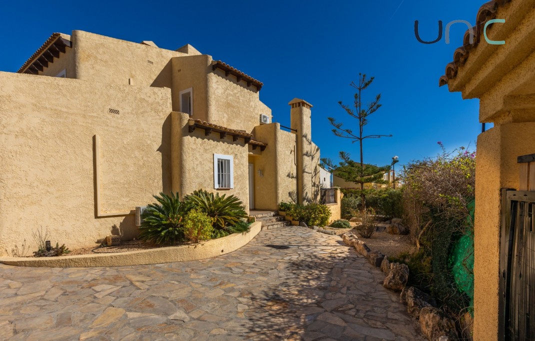 Sale - Villa - La Nucia