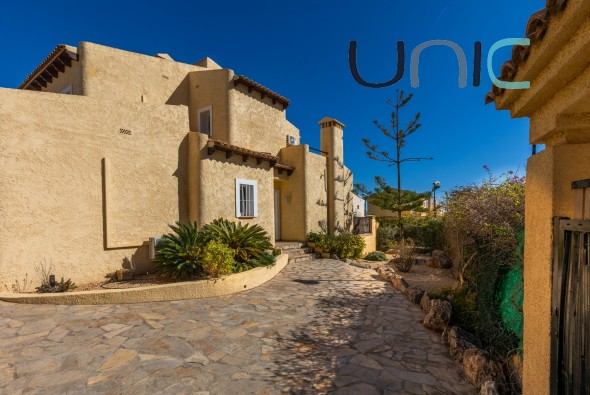 Sale - Villa - La Nucia