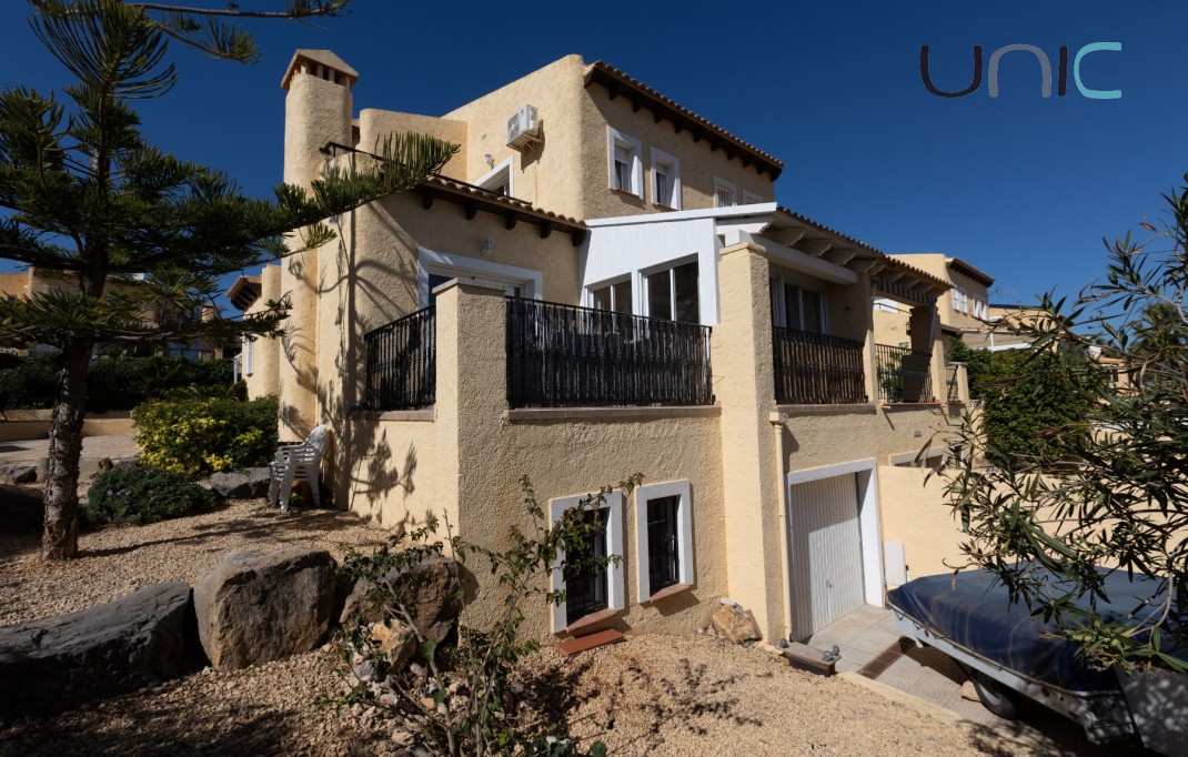 Sale - Villa - La Nucia