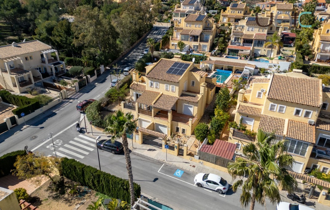 Sale - Villa - La Nucia