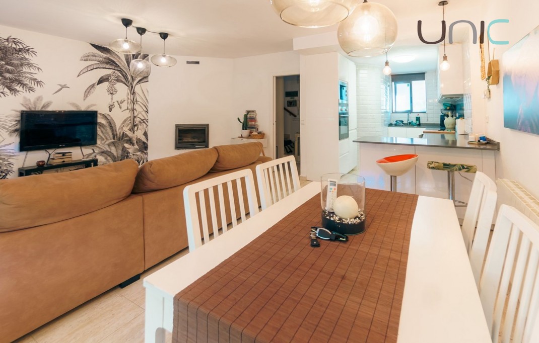 Resale - Villa - La Nucia