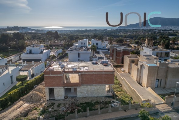 Resale - Villa - La Nucia