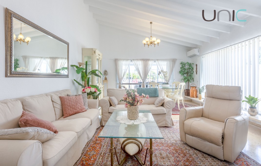 Resale - Villa - La Nucia