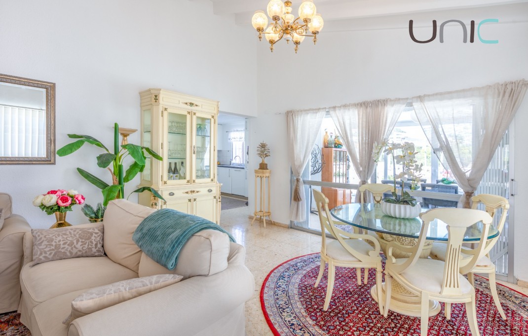 Resale - Villa - La Nucia