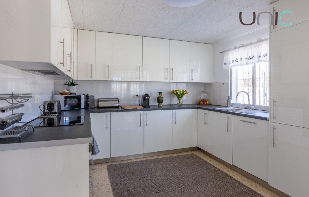 Resale - Villa - La Nucia