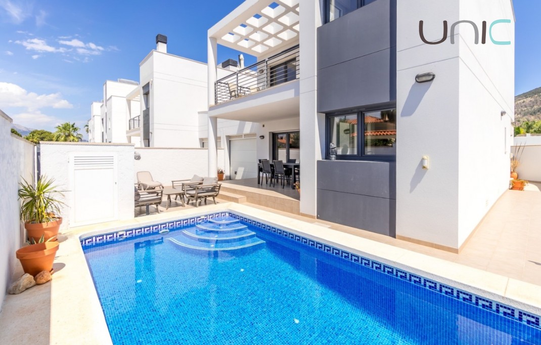 Venta - Villa - Albir