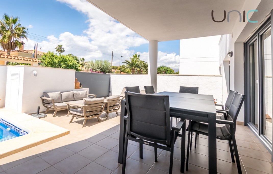 Venta - Villa - Albir