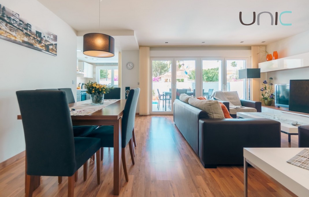 Venta - Villa - Albir