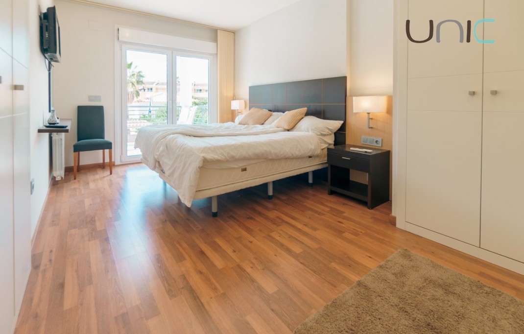 Venta - Villa - Albir