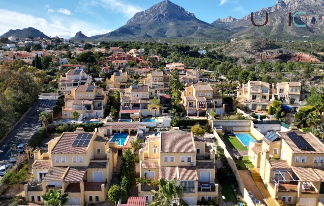 Resale - Villa - La Nucia