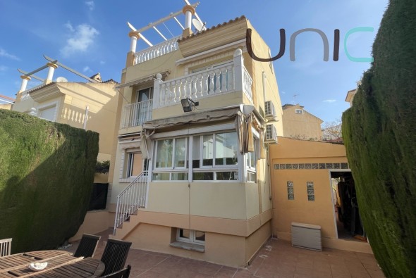 Resale - Villa - La Nucia