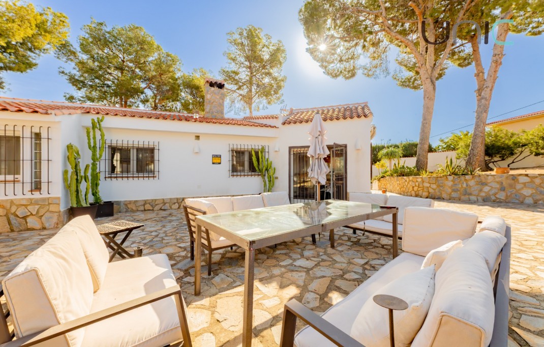 Resale - Villa - La Nucia